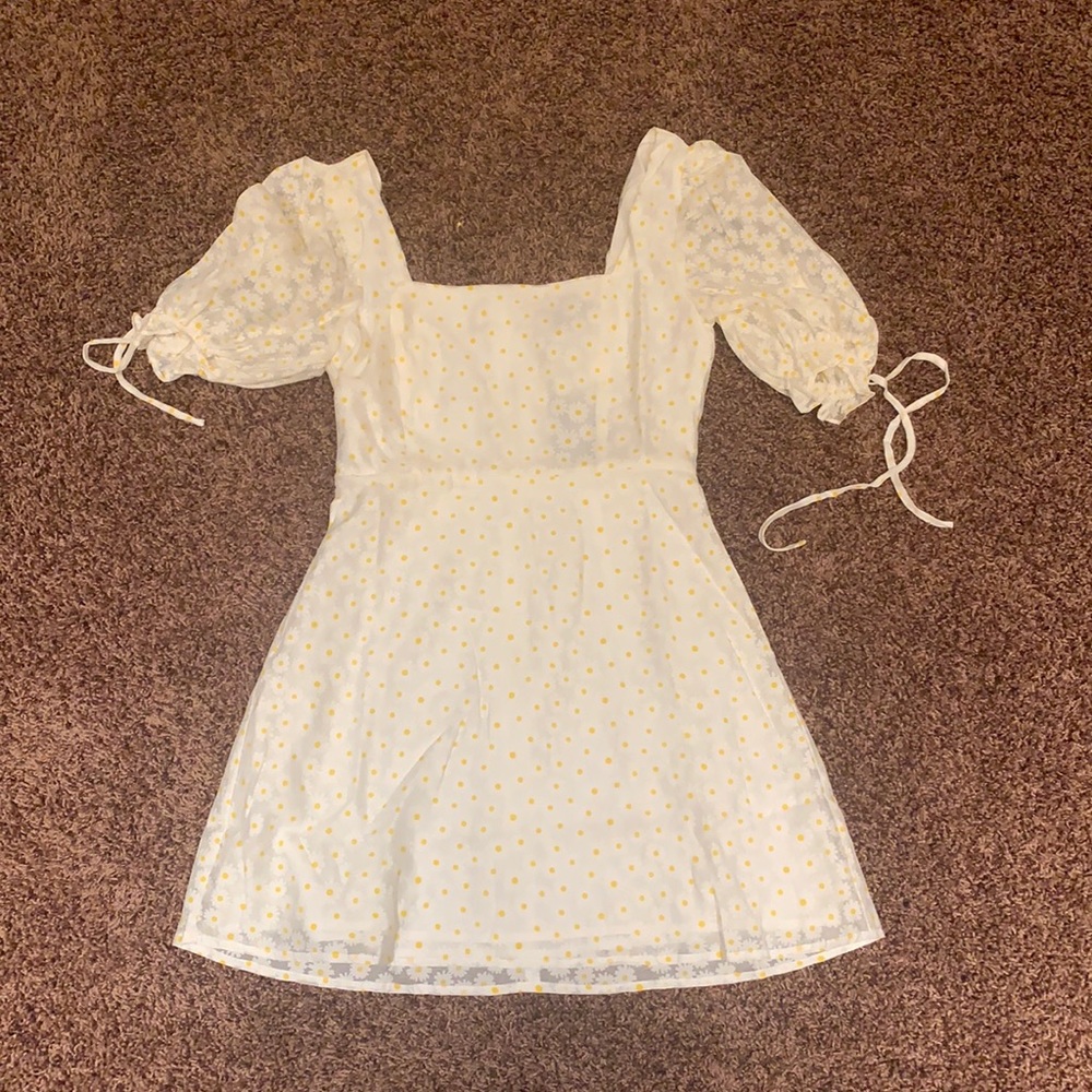 Puff Sleeve Daisy Dress